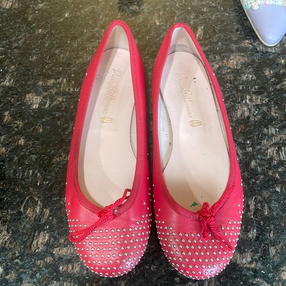 Red flats with metal studs - Picture 1 of 6